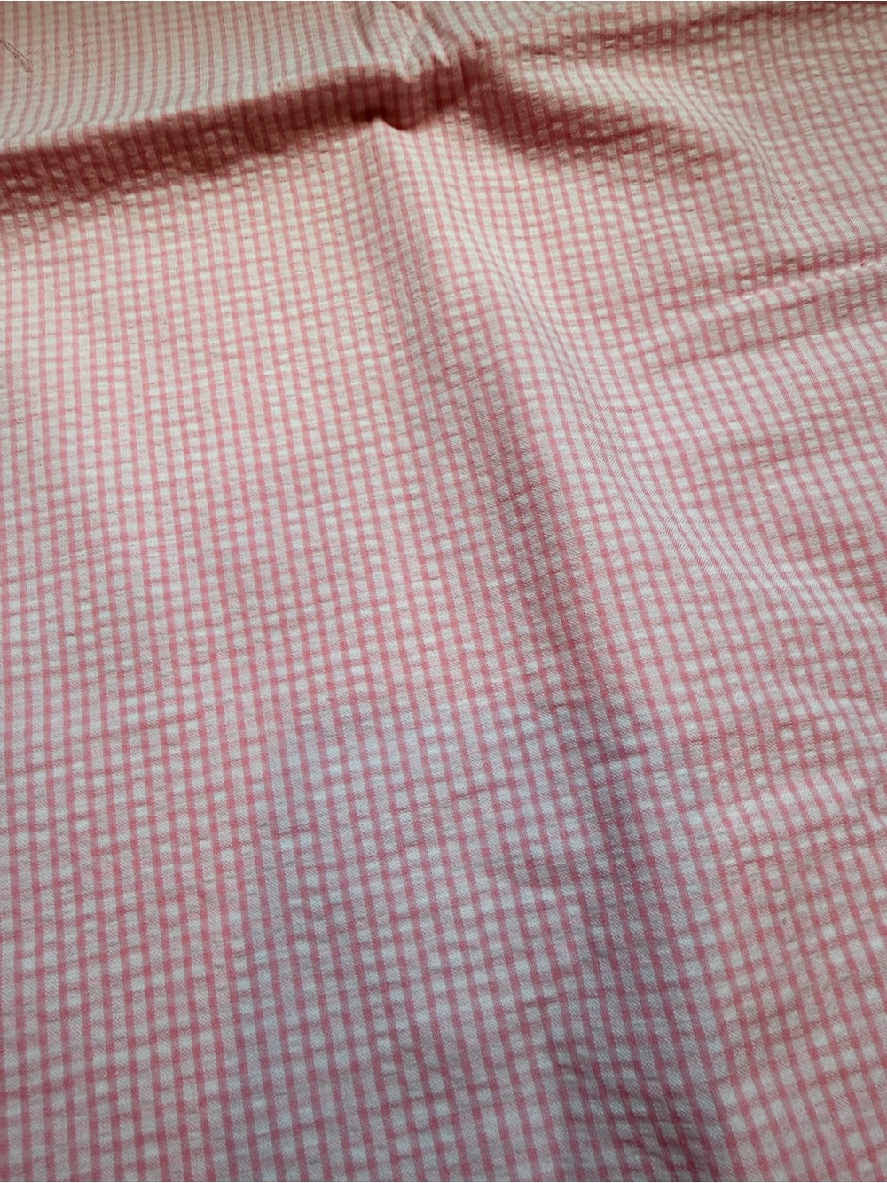 2 yds Light Pink Seersucker Fabric - Classic Texture - Picture 3 of 4